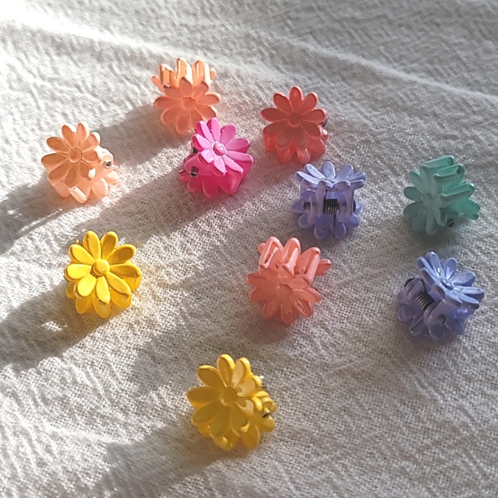 10pcs Color Daisy Design Pet Hair Clip